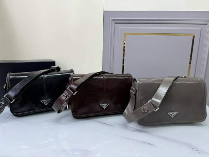 Picture of Prada Handbags _SKUfw190199629fw